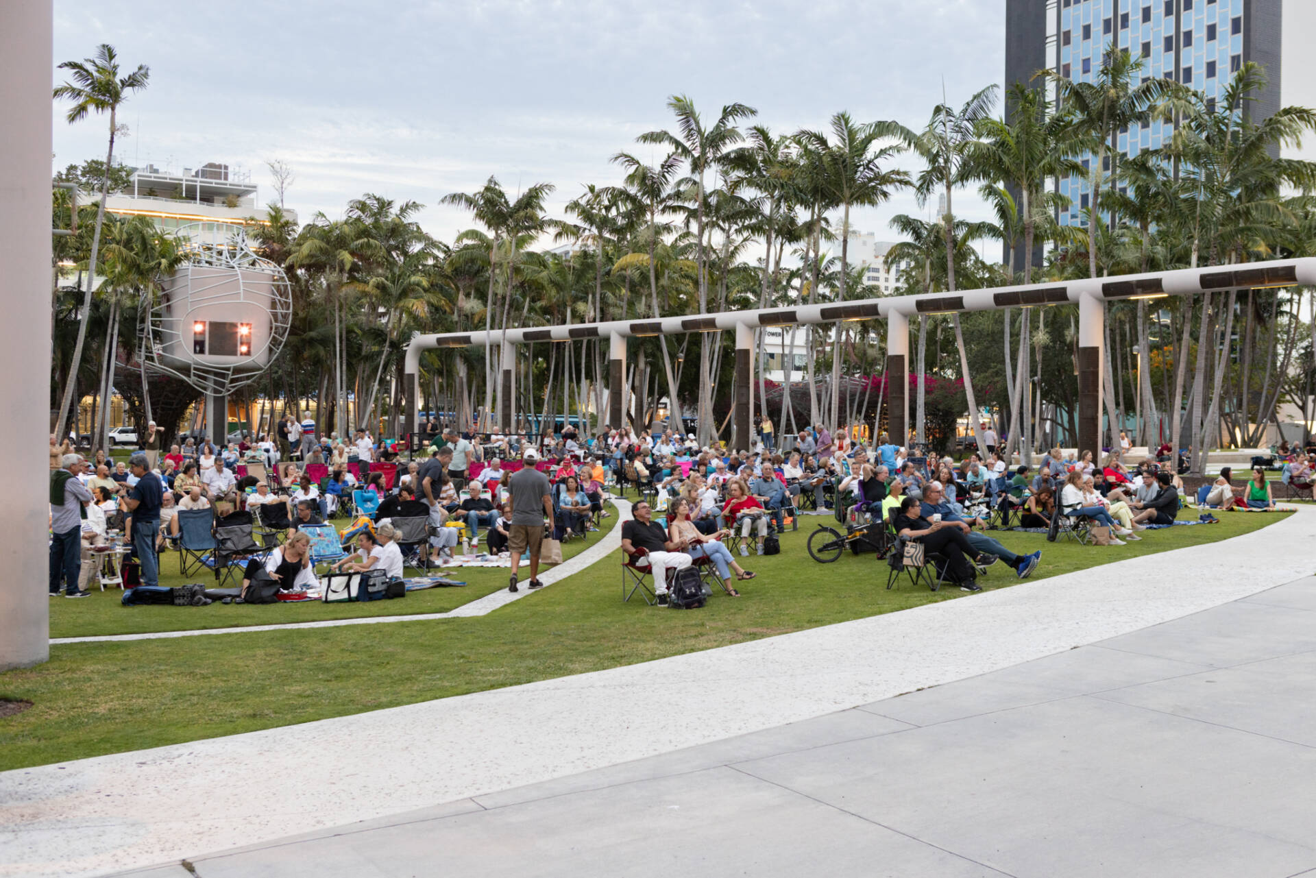 The Eyesofthe World 250510 280 X